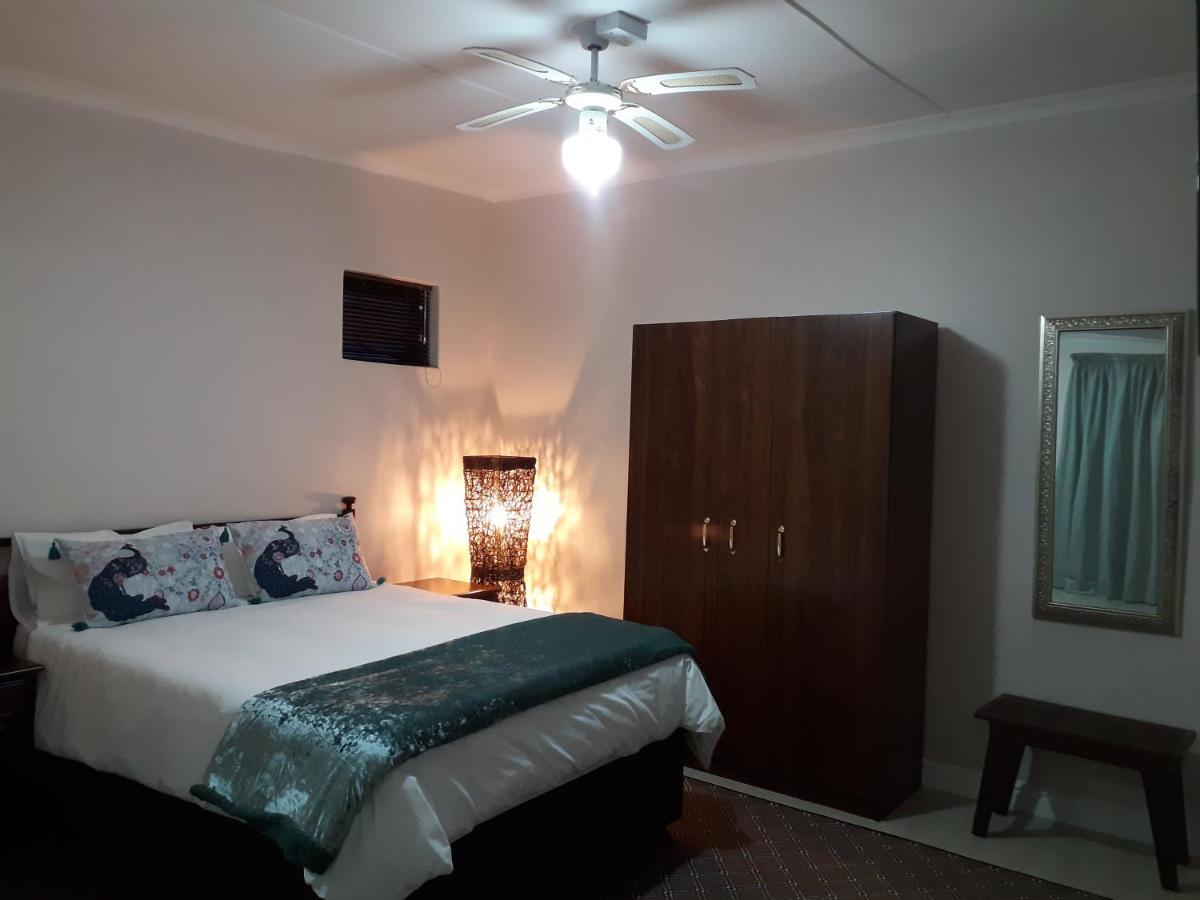 Field'S Rest Bed & Breakfast พอร์ตเอลิซาเบธ ภายนอก รูปภาพ